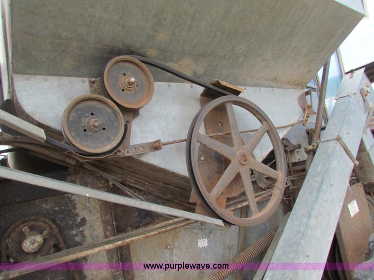 image for item B7467 Gleaner CII combine