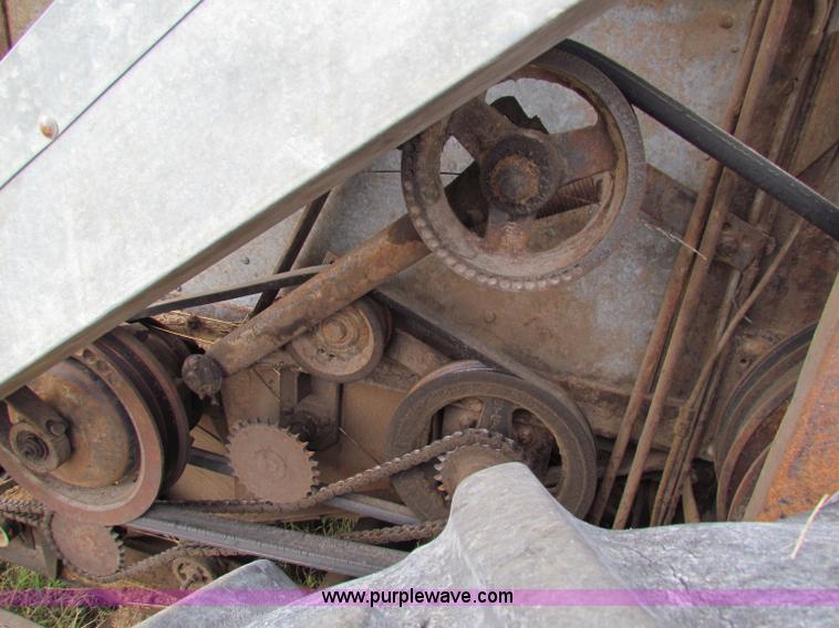 image for item B7467 Gleaner CII combine