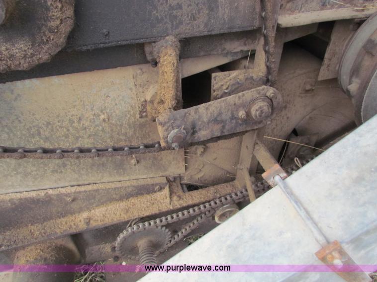 image for item B7467 Gleaner CII combine