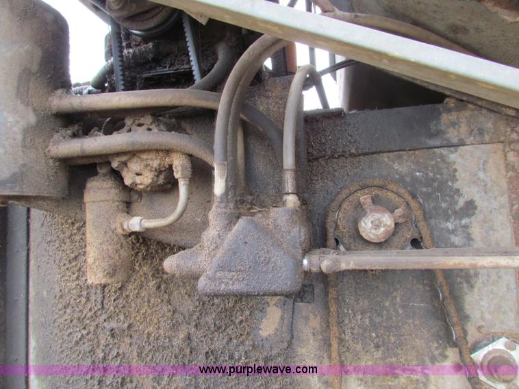 image for item B7467 Gleaner CII combine