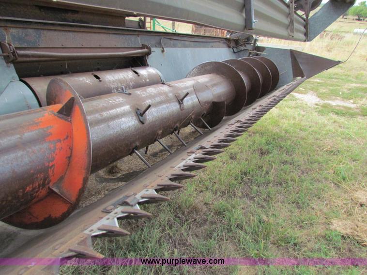 image for item B7467 Gleaner CII combine