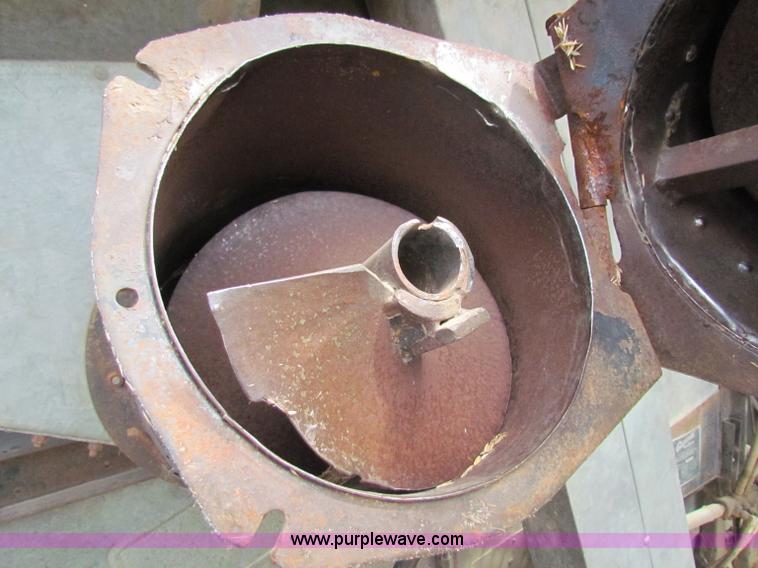 image for item B7467 Gleaner CII combine