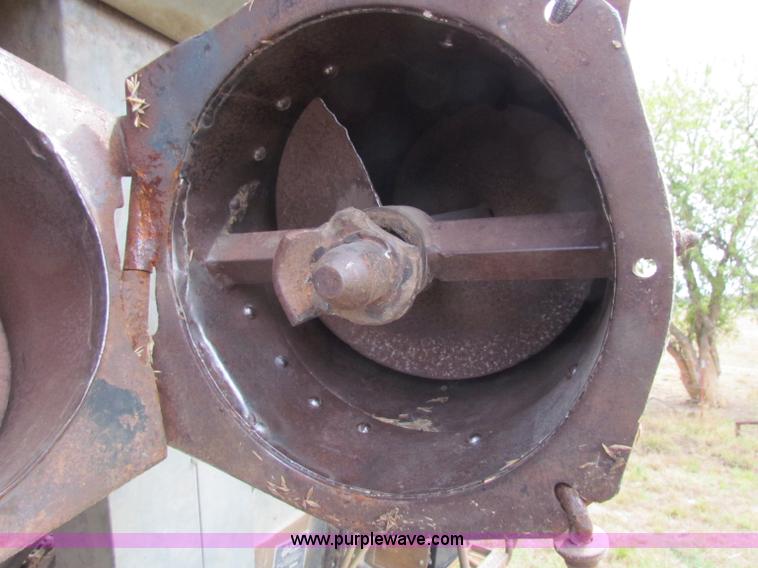 image for item B7467 Gleaner CII combine