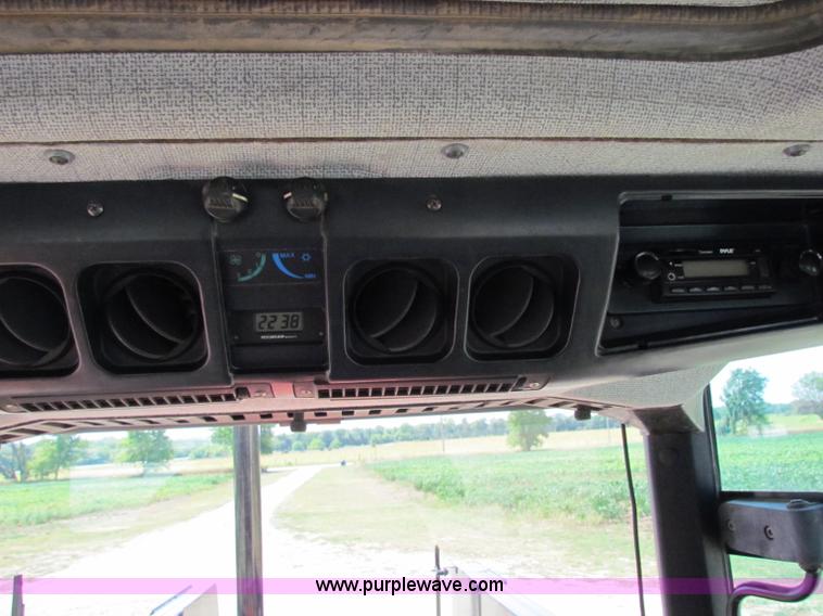 image for item B7476 1993 AGCO 8630 MWFD tractor