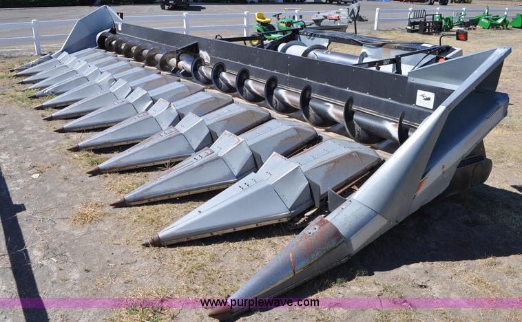 image for item C3002 1996 AGCO Gleaner corn header