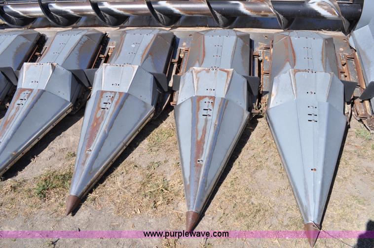 image for item C3002 1996 AGCO Gleaner corn header