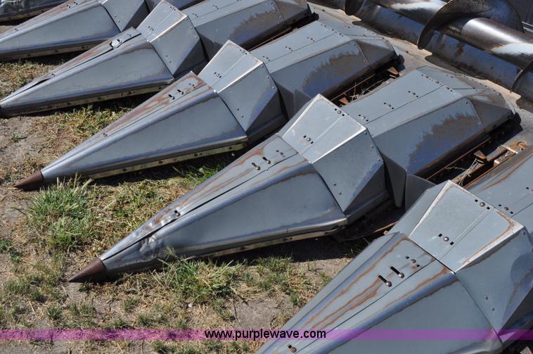 image for item C3002 1996 AGCO Gleaner corn header