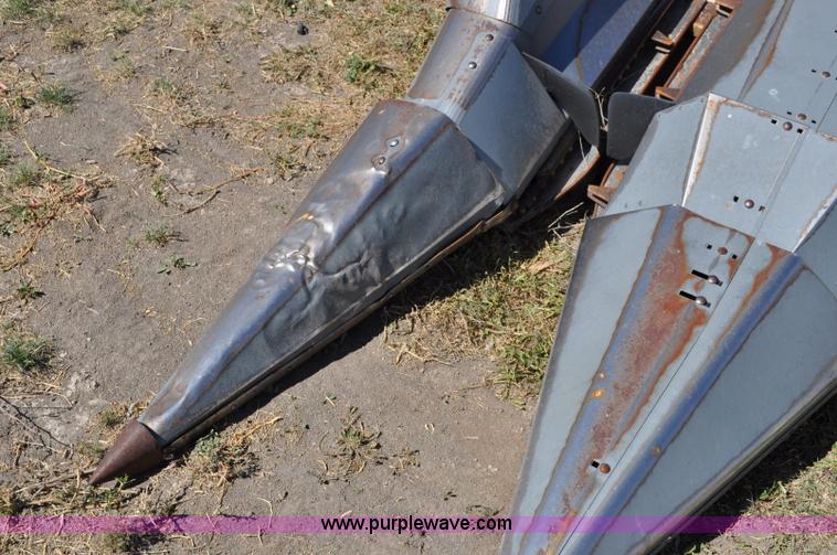 image for item C3002 1996 AGCO Gleaner corn header