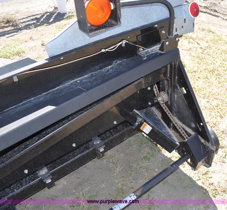 image for item C3002 1996 AGCO Gleaner corn header