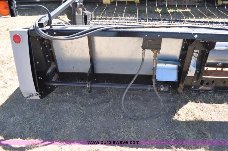 image for item C3004 1999 AGCO Gleaner 400 pickup header