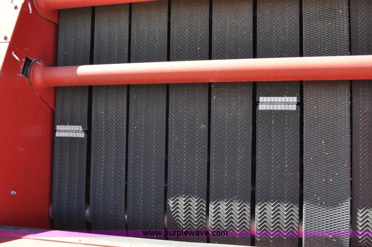 image for item C3005 1998 Case IH 8465A round baler