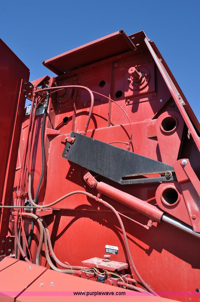 image for item C3005 1998 Case IH 8465A round baler