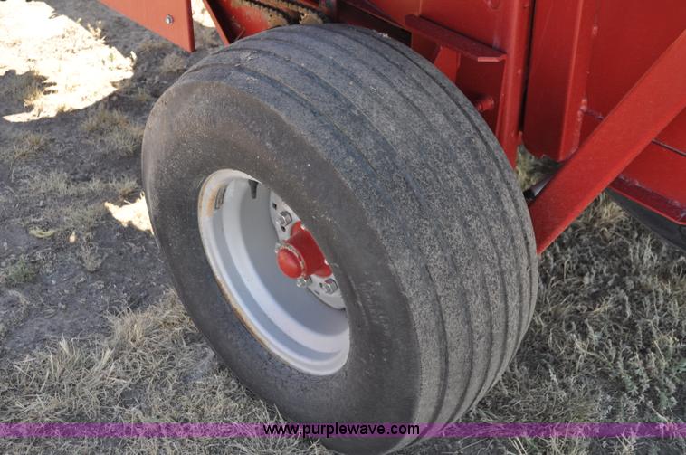 image for item C3005 1998 Case IH 8465A round baler