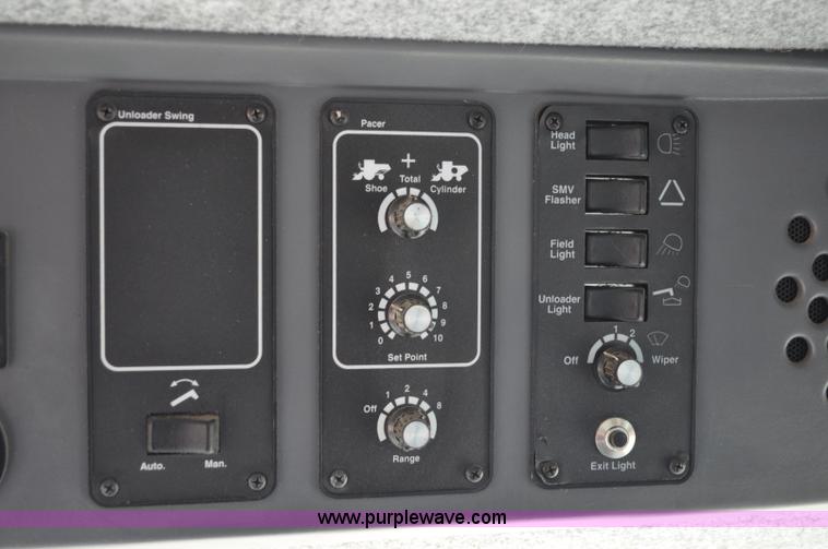 image for item C3006 2002 AGCO Gleaner R62 Custom Harvest Special combine