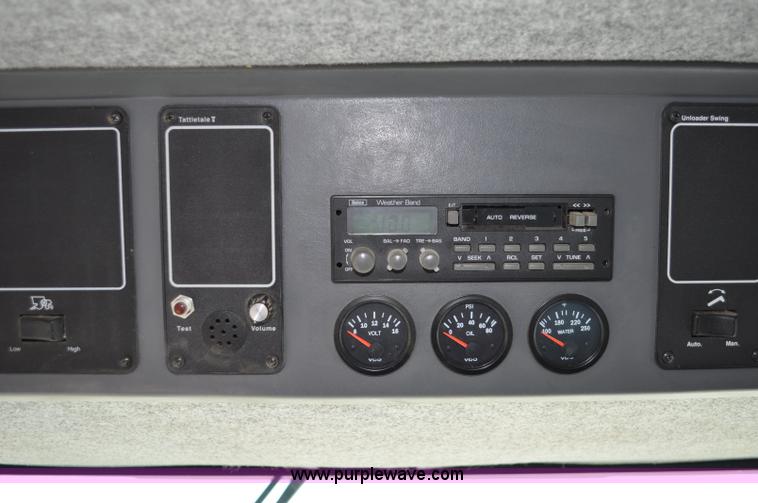 image for item C3006 2002 AGCO Gleaner R62 Custom Harvest Special combine