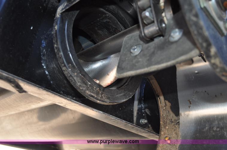 image for item C3006 2002 AGCO Gleaner R62 Custom Harvest Special combine