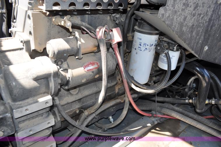 image for item C3006 2002 AGCO Gleaner R62 Custom Harvest Special combine