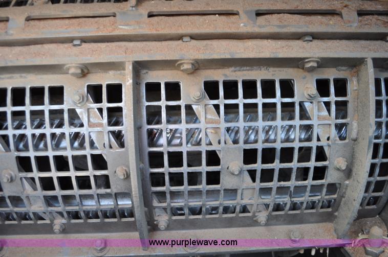 image for item C3006 2002 AGCO Gleaner R62 Custom Harvest Special combine