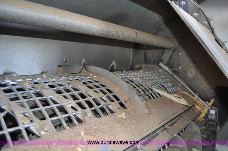 image for item C3006 2002 AGCO Gleaner R62 Custom Harvest Special combine