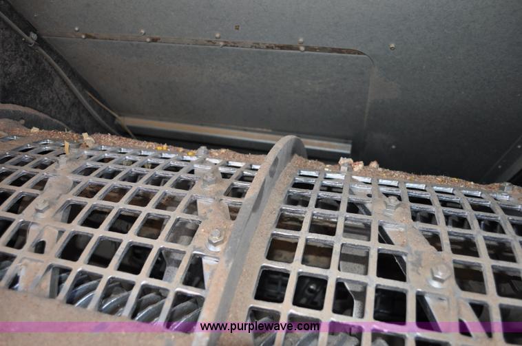 image for item C3006 2002 AGCO Gleaner R62 Custom Harvest Special combine