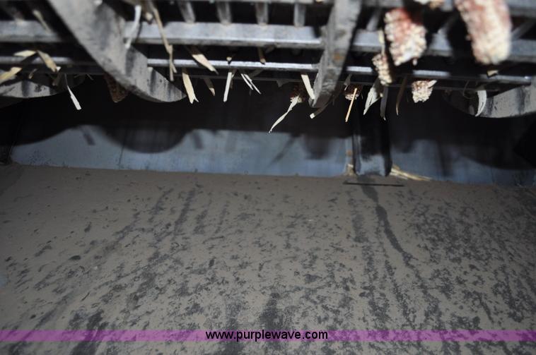 image for item C3006 2002 AGCO Gleaner R62 Custom Harvest Special combine