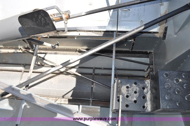 image for item C3006 2002 AGCO Gleaner R62 Custom Harvest Special combine