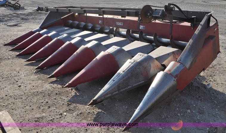image for item C3008 1992 Case IH 1083 corn header