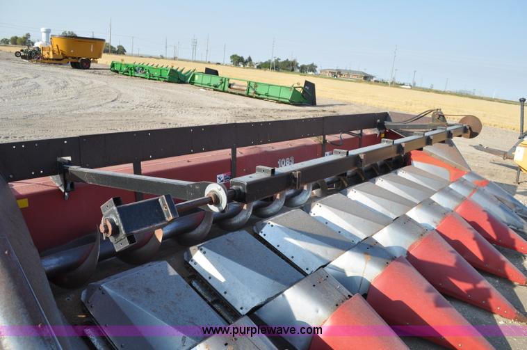 image for item C3008 1992 Case IH 1083 corn header