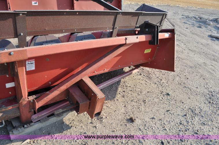 image for item C3008 1992 Case IH 1083 corn header
