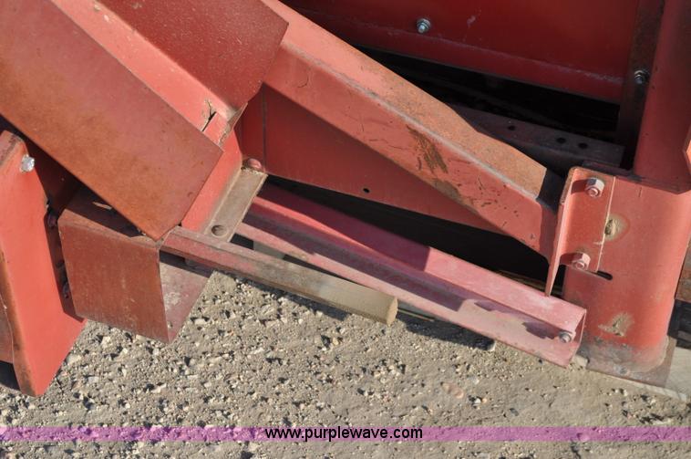 image for item C3008 1992 Case IH 1083 corn header