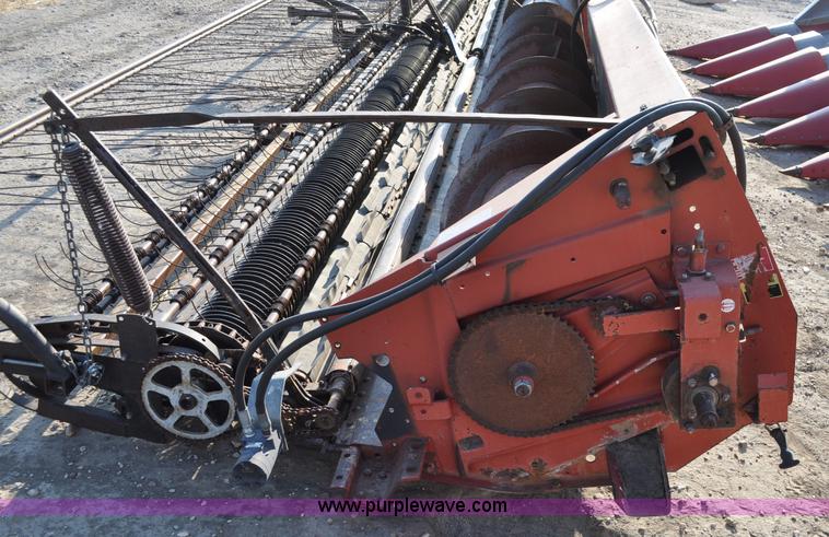 image for item C3009 1986 Case IH 1010 30' platform header