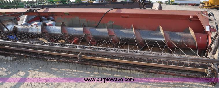 image for item C3009 1986 Case IH 1010 30' platform header