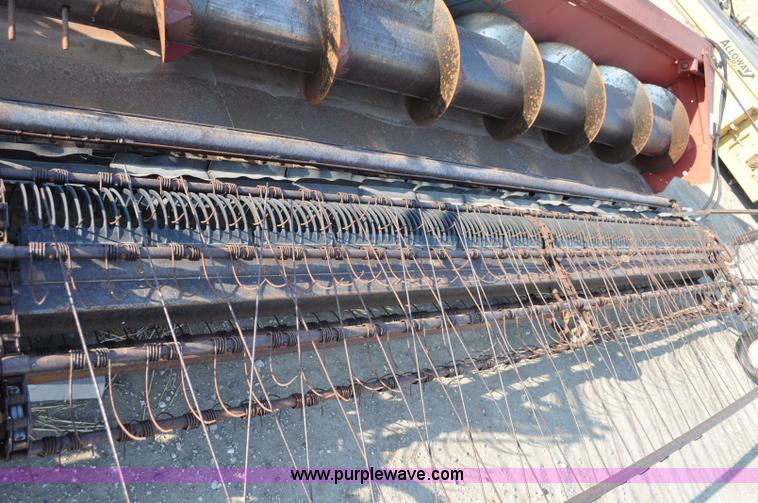 image for item C3009 1986 Case IH 1010 30' platform header
