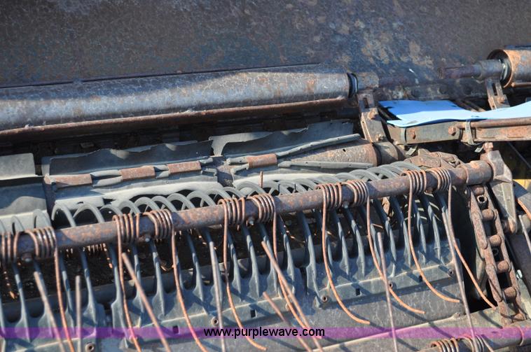 image for item C3009 1986 Case IH 1010 30' platform header