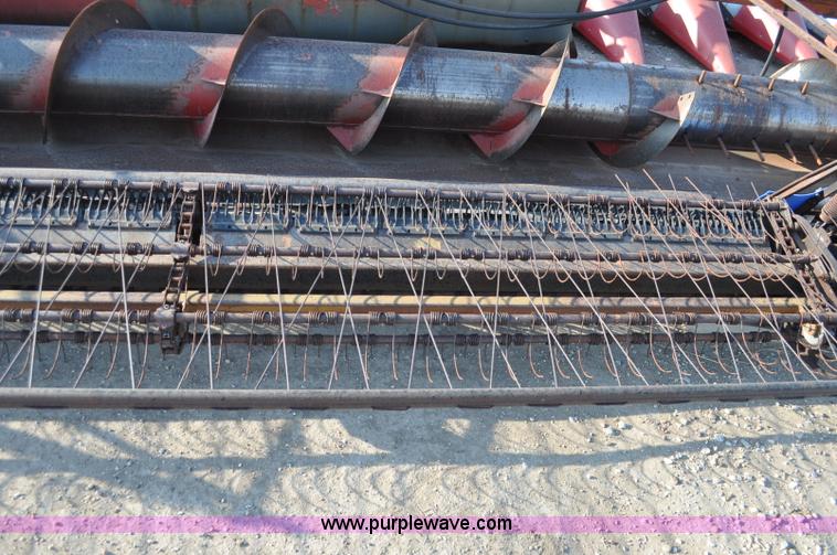 image for item C3009 1986 Case IH 1010 30' platform header