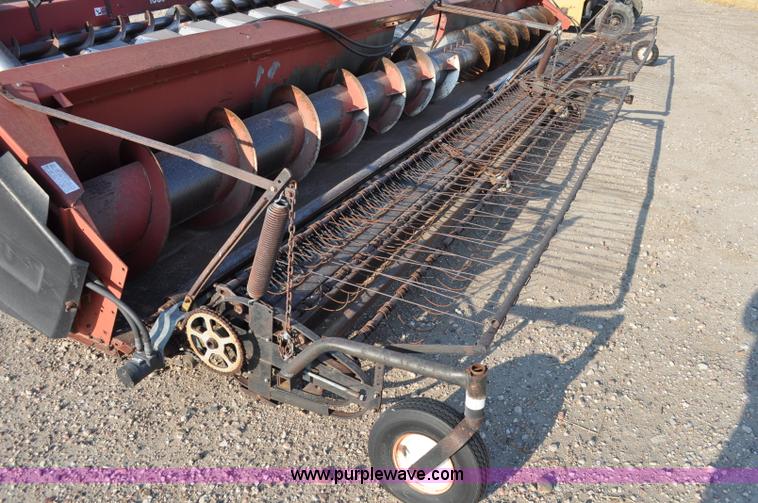image for item C3009 1986 Case IH 1010 30' platform header