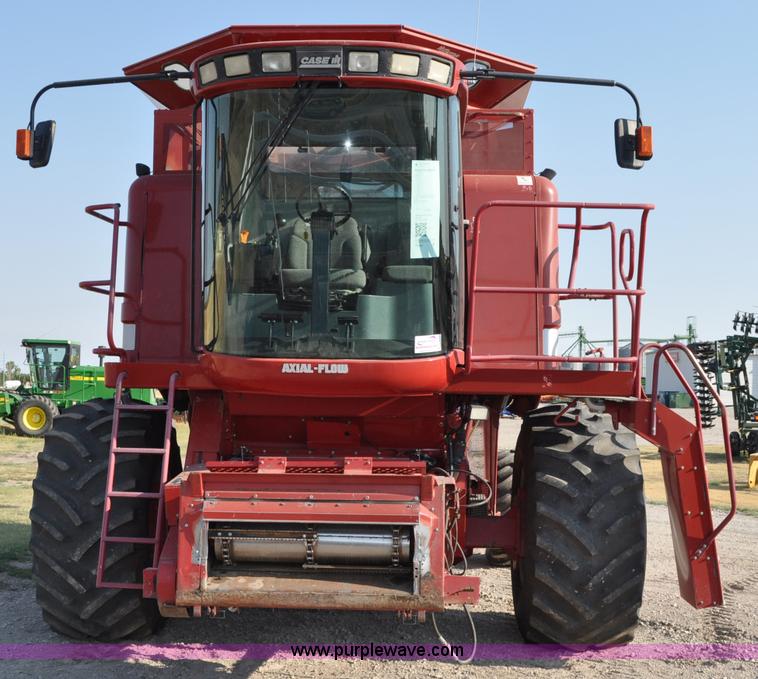 image for item C3011 1998 Case IH 2388 combine