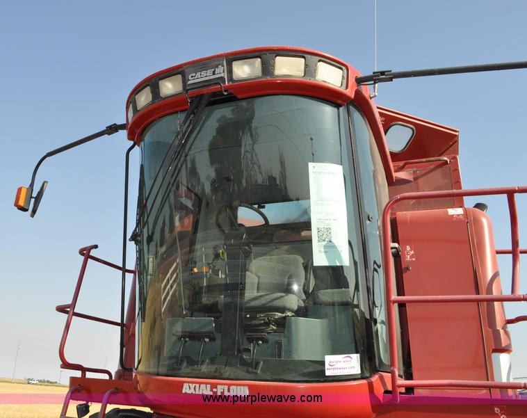 image for item C3011 1998 Case IH 2388 combine