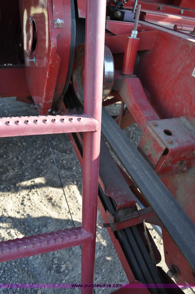 image for item C3011 1998 Case IH 2388 combine