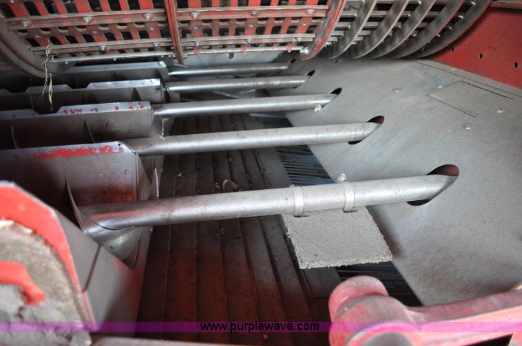 image for item C3011 1998 Case IH 2388 combine