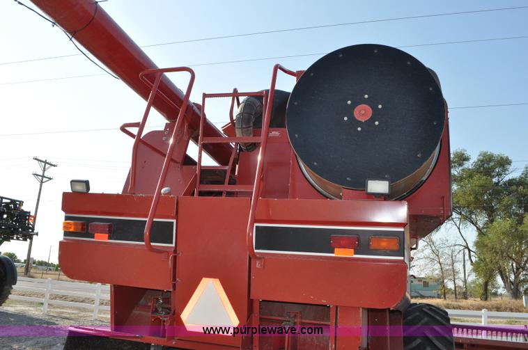 image for item C3011 1998 Case IH 2388 combine