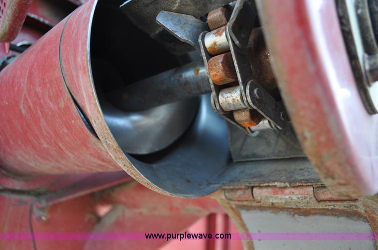 image for item C3011 1998 Case IH 2388 combine