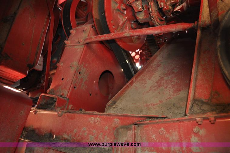 image for item C3011 1998 Case IH 2388 combine