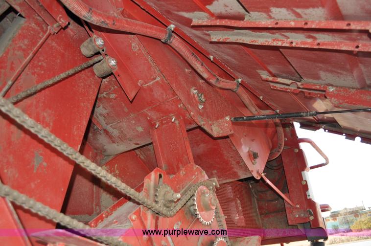 image for item C3011 1998 Case IH 2388 combine