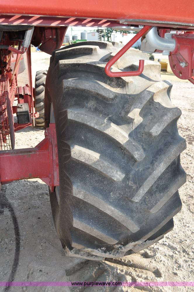 image for item C3011 1998 Case IH 2388 combine