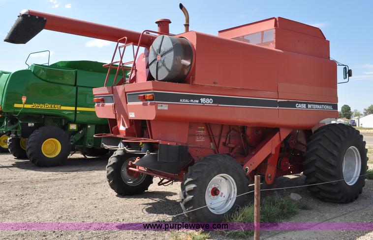 image for item C3012 1992 Case IH 1680 combine
