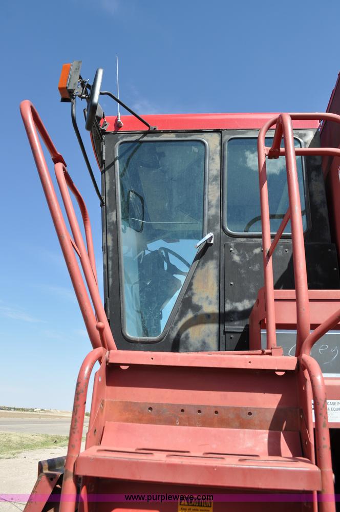 image for item C3012 1992 Case IH 1680 combine