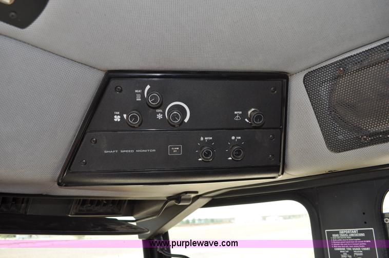 image for item C3012 1992 Case IH 1680 combine