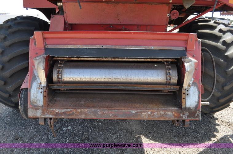 image for item C3012 1992 Case IH 1680 combine