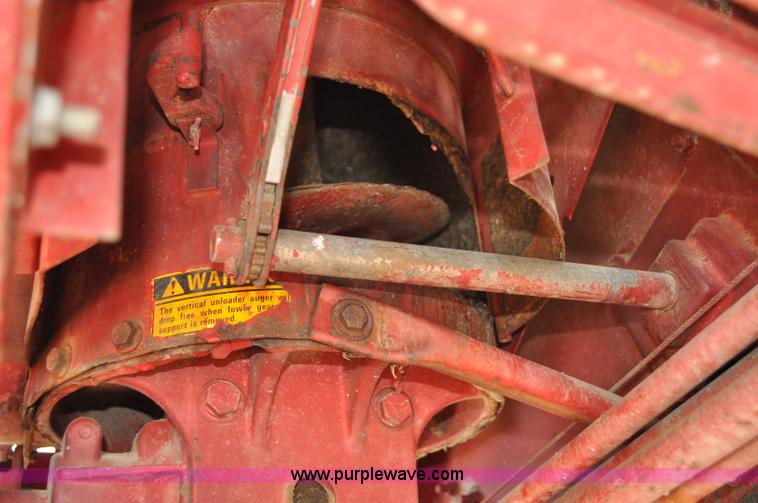 image for item C3012 1992 Case IH 1680 combine